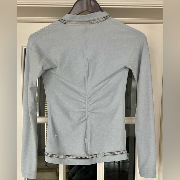 Ivivva by Lululemon. Shirt / pull over. Size 10. Excellent condition. - Picture 4 of 5
